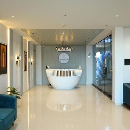 Hotel The Parker Inn By Kbnt Group سورات المظهر الخارجي الصورة