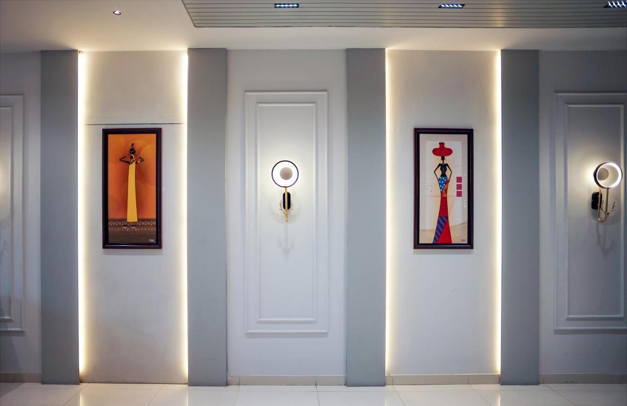 Hotel The Parker Inn By Kbnt Group سورات المظهر الخارجي الصورة