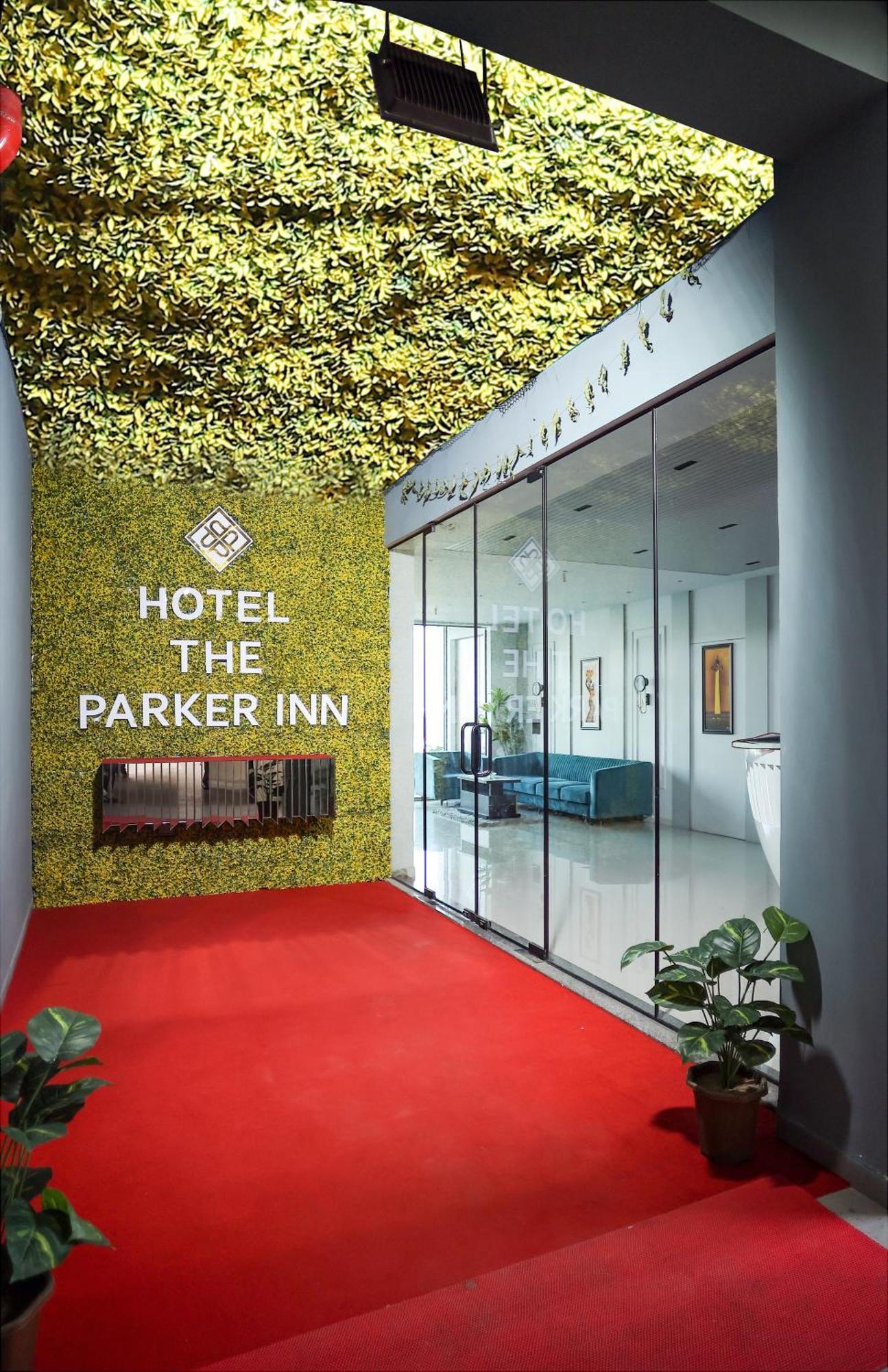 Hotel The Parker Inn By Kbnt Group سورات المظهر الخارجي الصورة